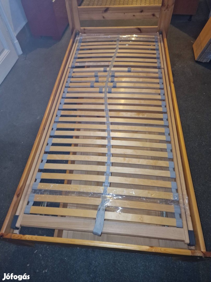 Ikea ágykeret ágyrácsal.