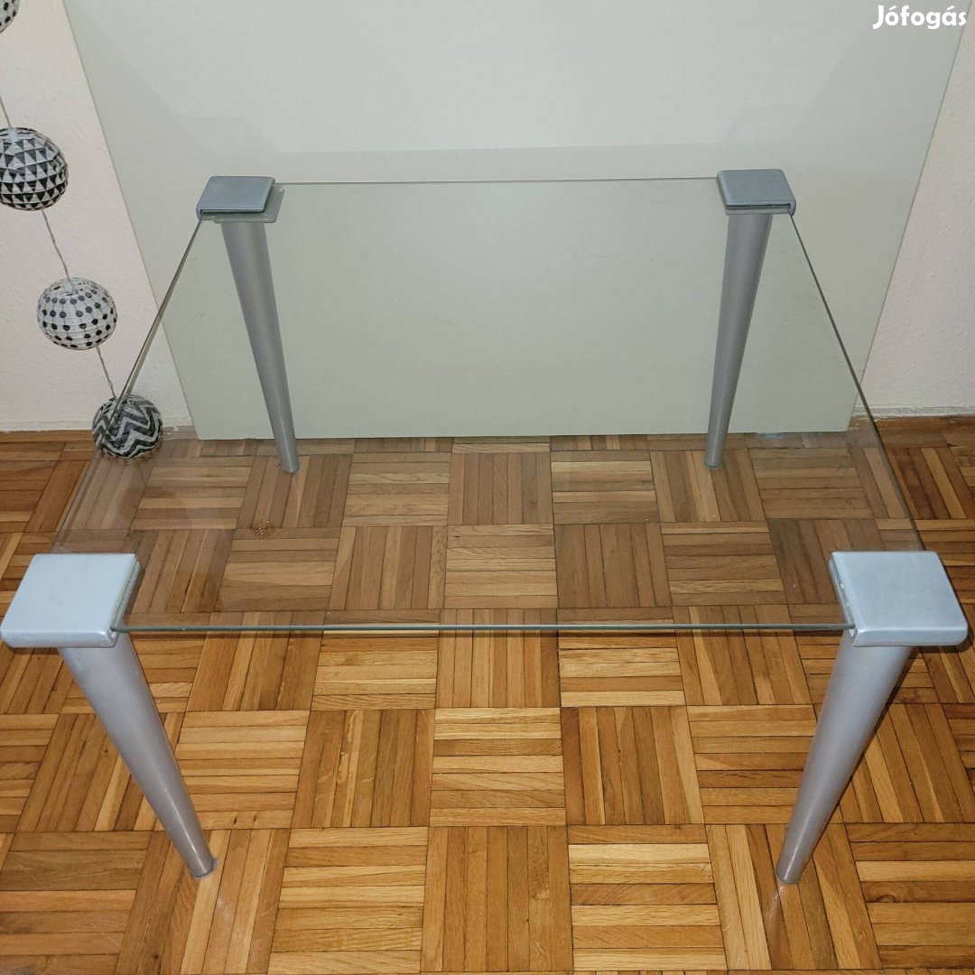 Ikea dohányzóasztal, edzett üveg