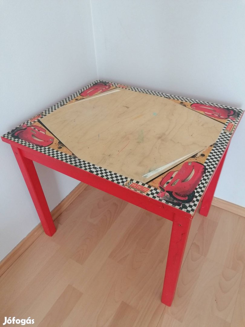 Ikea egyedileg festett kisasztal 50x50 cm