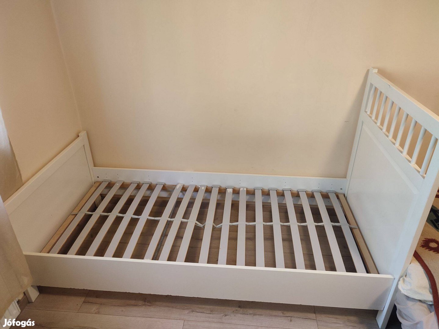 Ikea egyszemélyes ágykeret 90x200