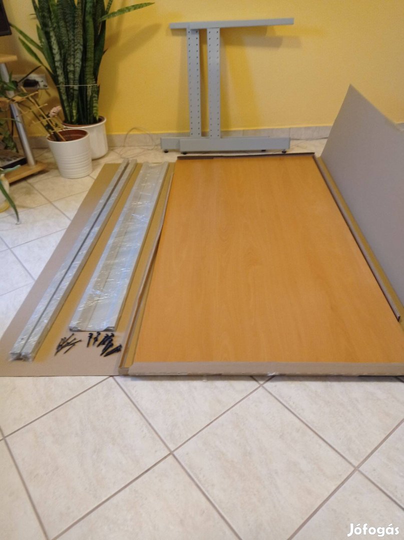 Ikea íróasztal 160x73x80