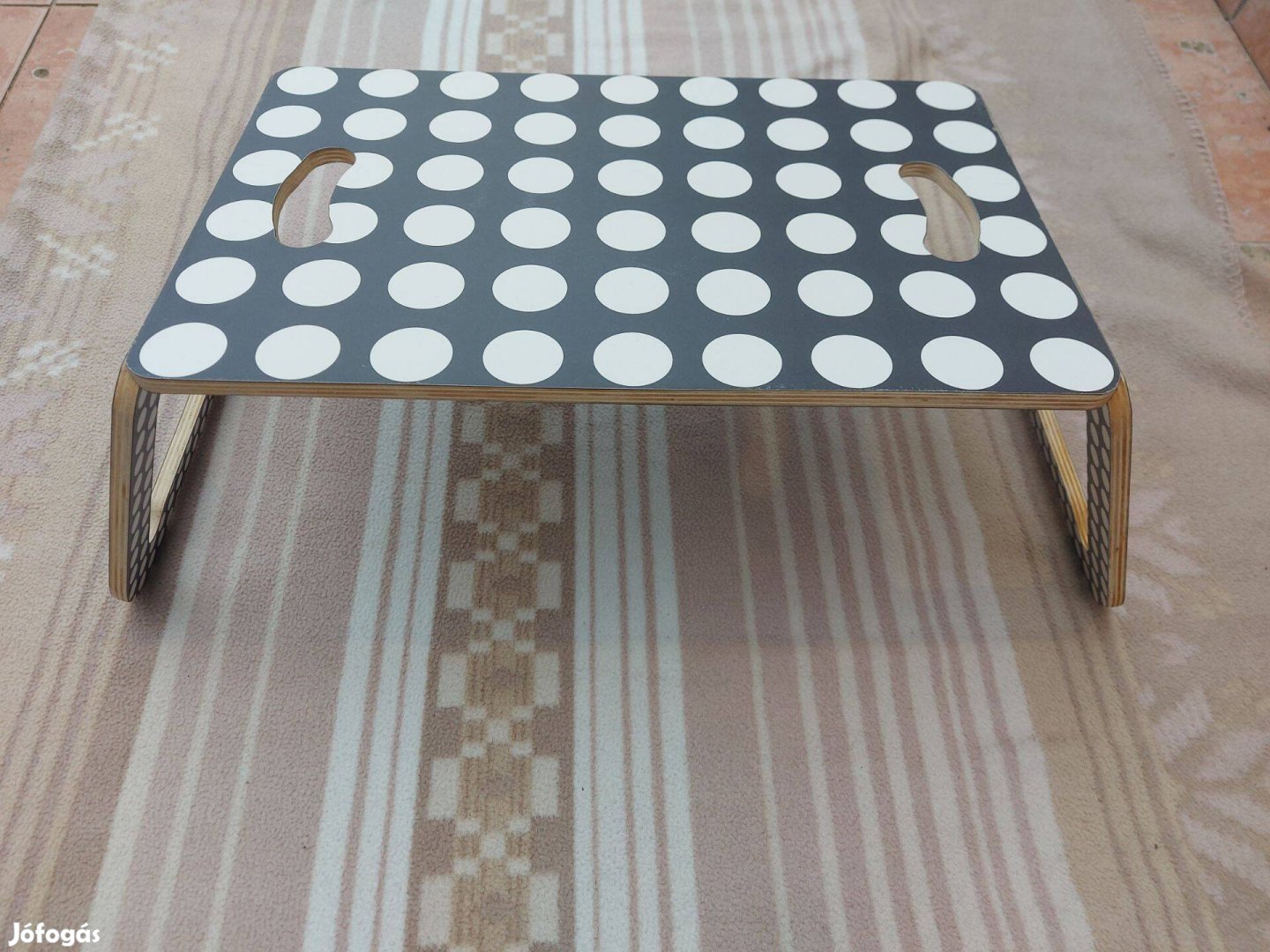 Ikea laptoptartó