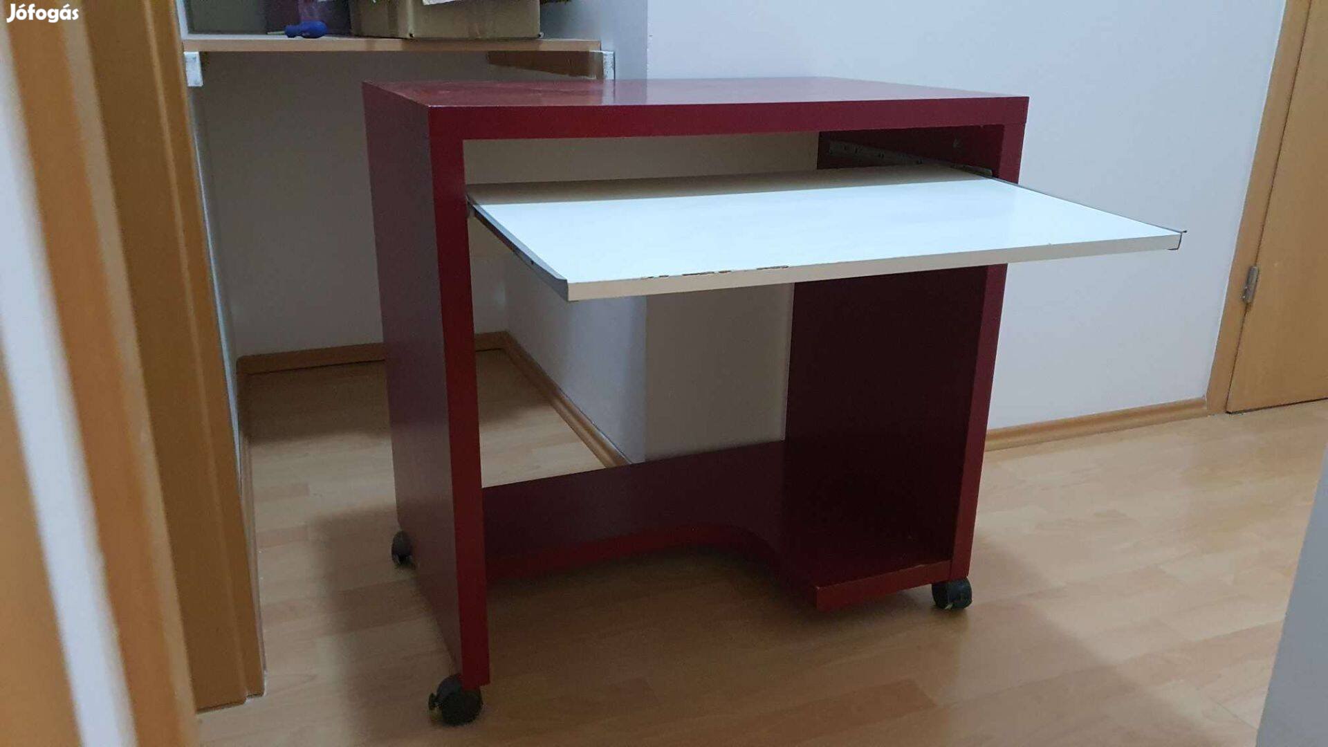 Ikea számitógépasztal eladó 3000 Ft