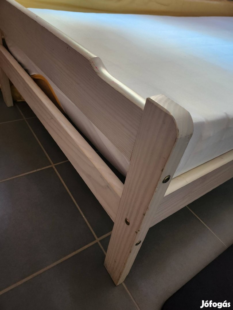 Ikeás ágy rácsokkal is matraccal