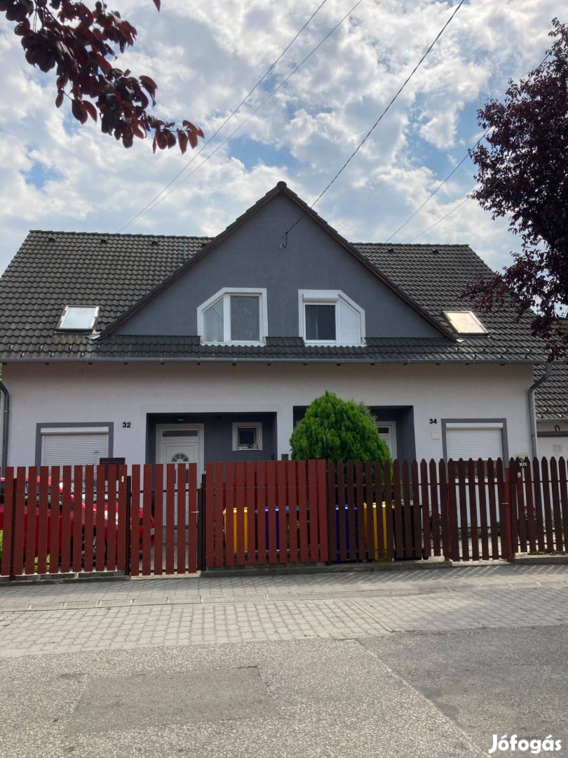Ikerház 87m2, kert, garázs Dunaharasztiban eladó