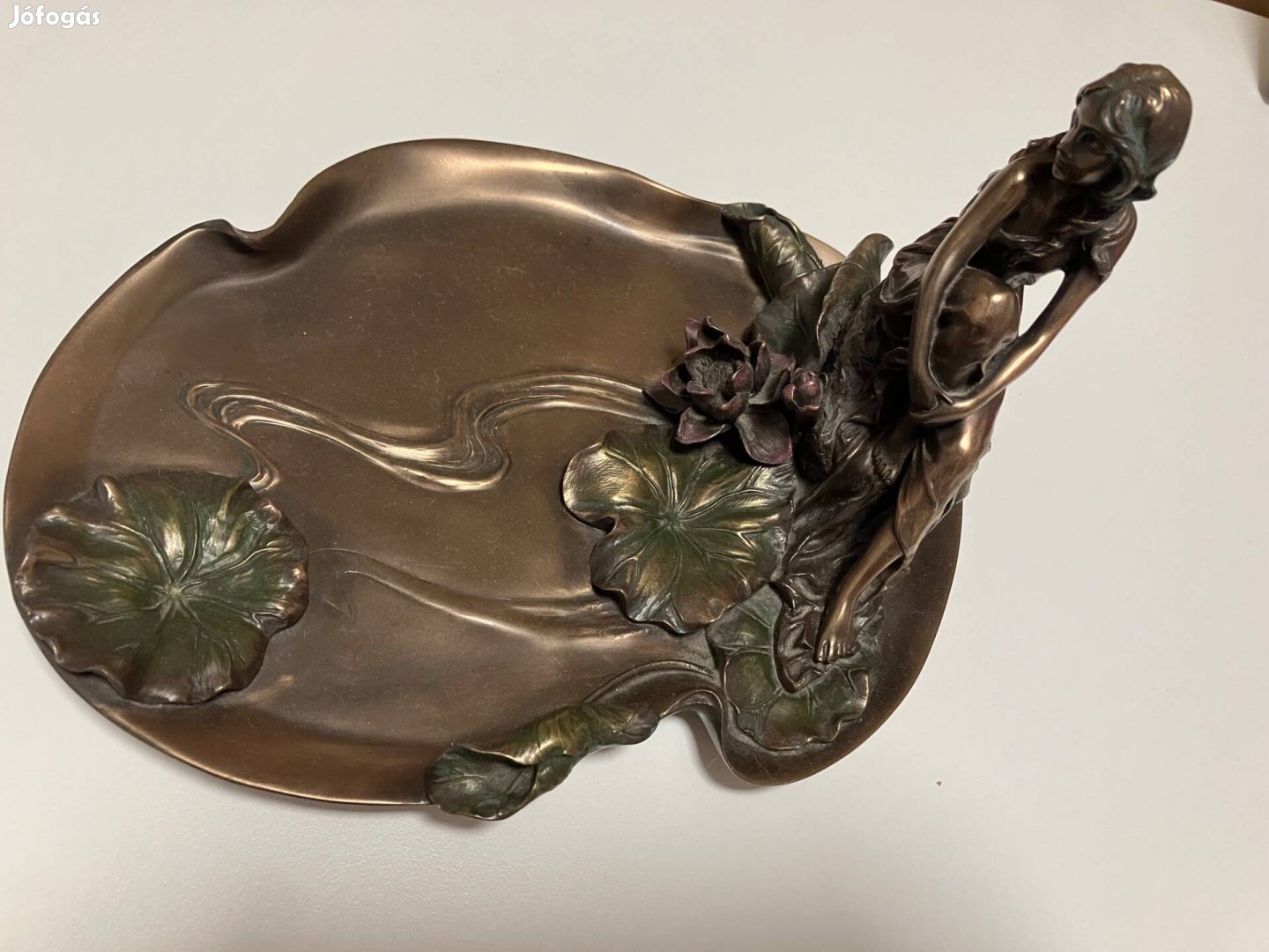 Impozáns Veronese szecessziós asztalidísz