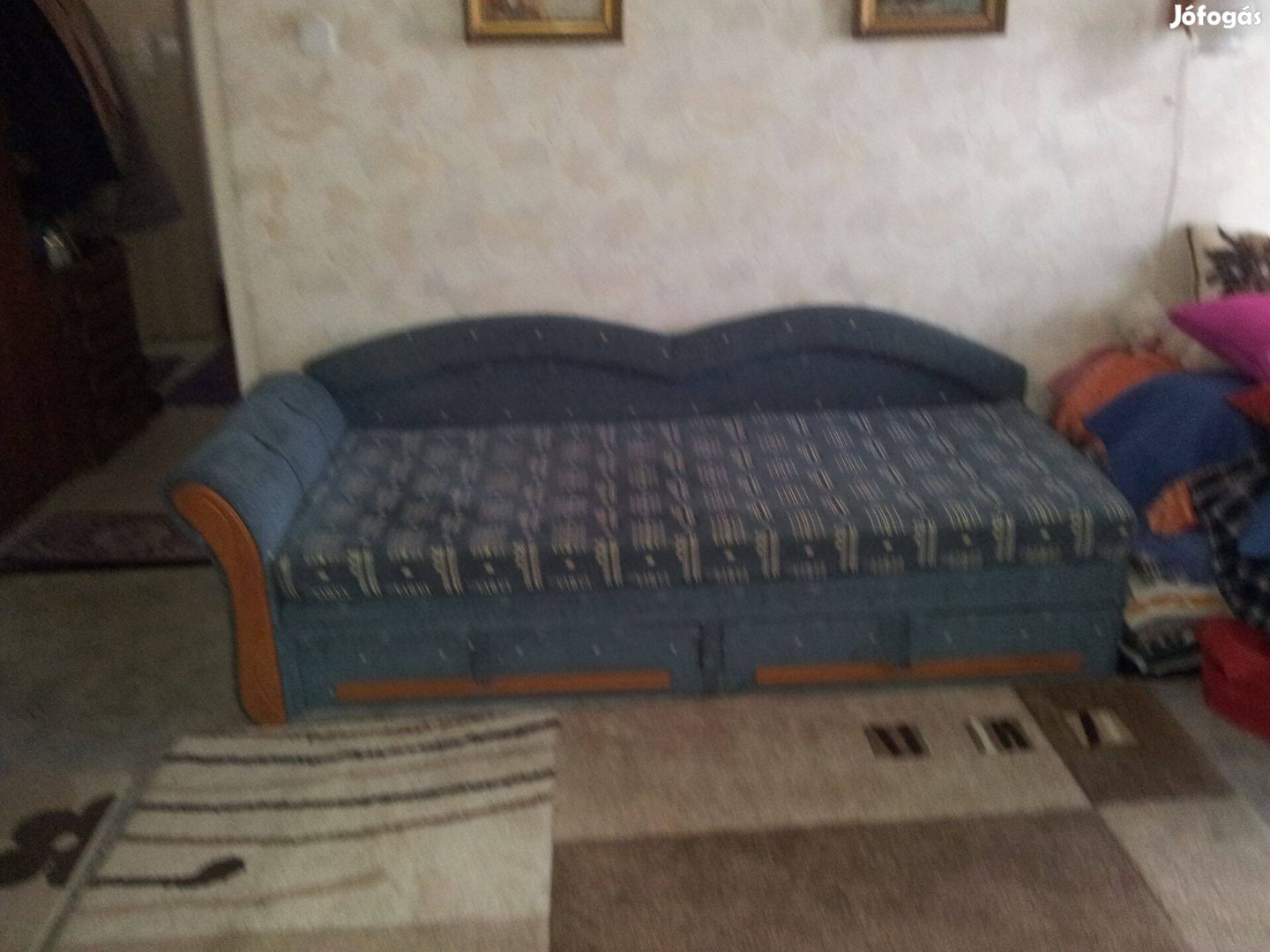 Impozáns rugós ágy kihúzható kivitelben