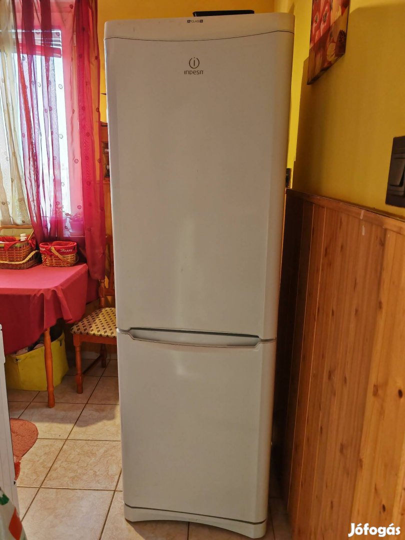 Indesit A kombinált hűtőszekrény