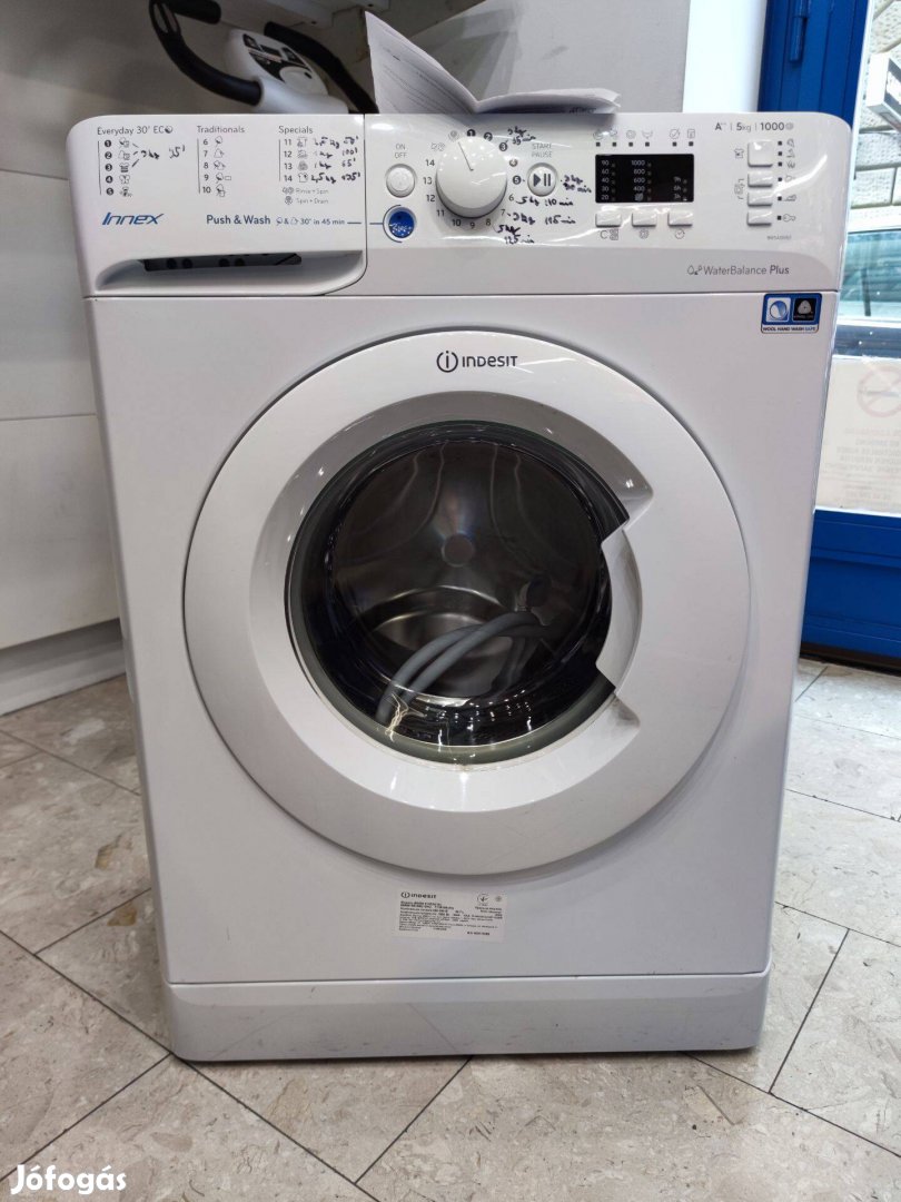 Indesit Bwsa 51052 W A++, keskeny elöltöltős mosógép