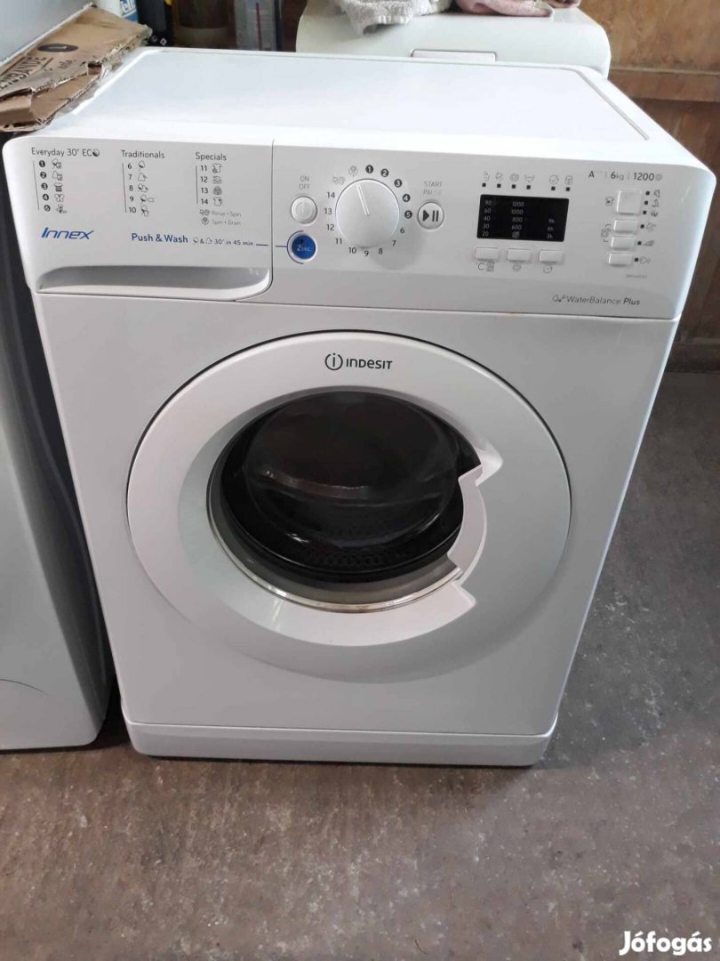 Indesit Innex keskeny elöltöltős mosógép 