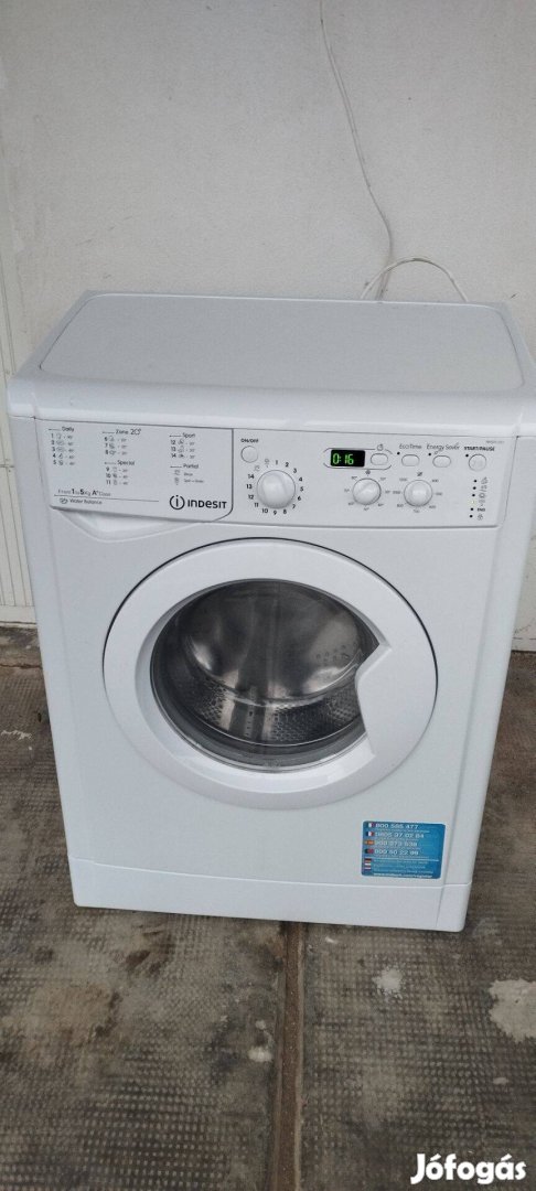 Indesit keskeny elöltöltő mosógép kijelzős 1200 centrivel 5 kg