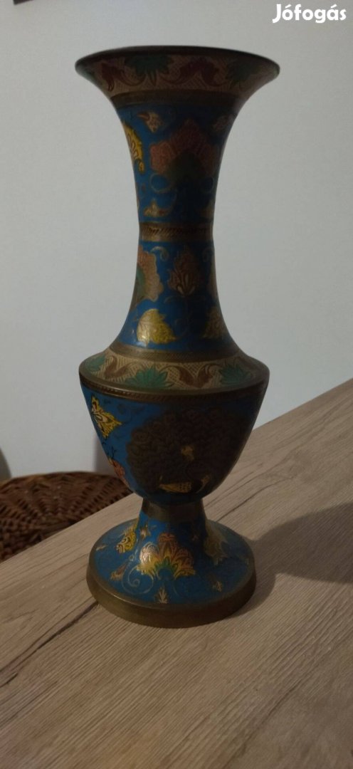 Indiai festett réz váza