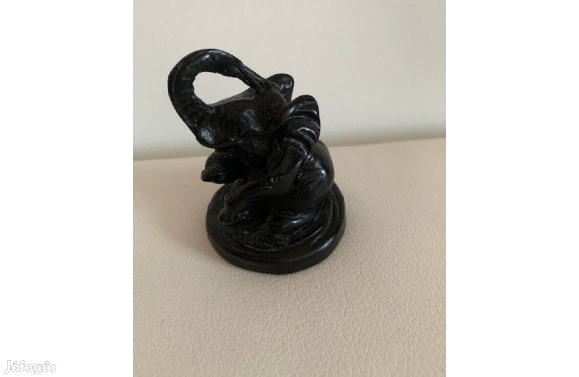 Indonéziai műgyanta elefánt figura új 7,5cm