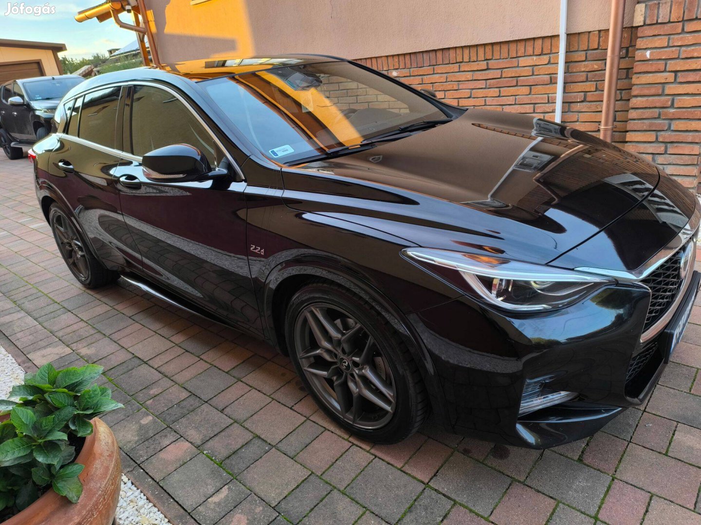 Infiniti Q30