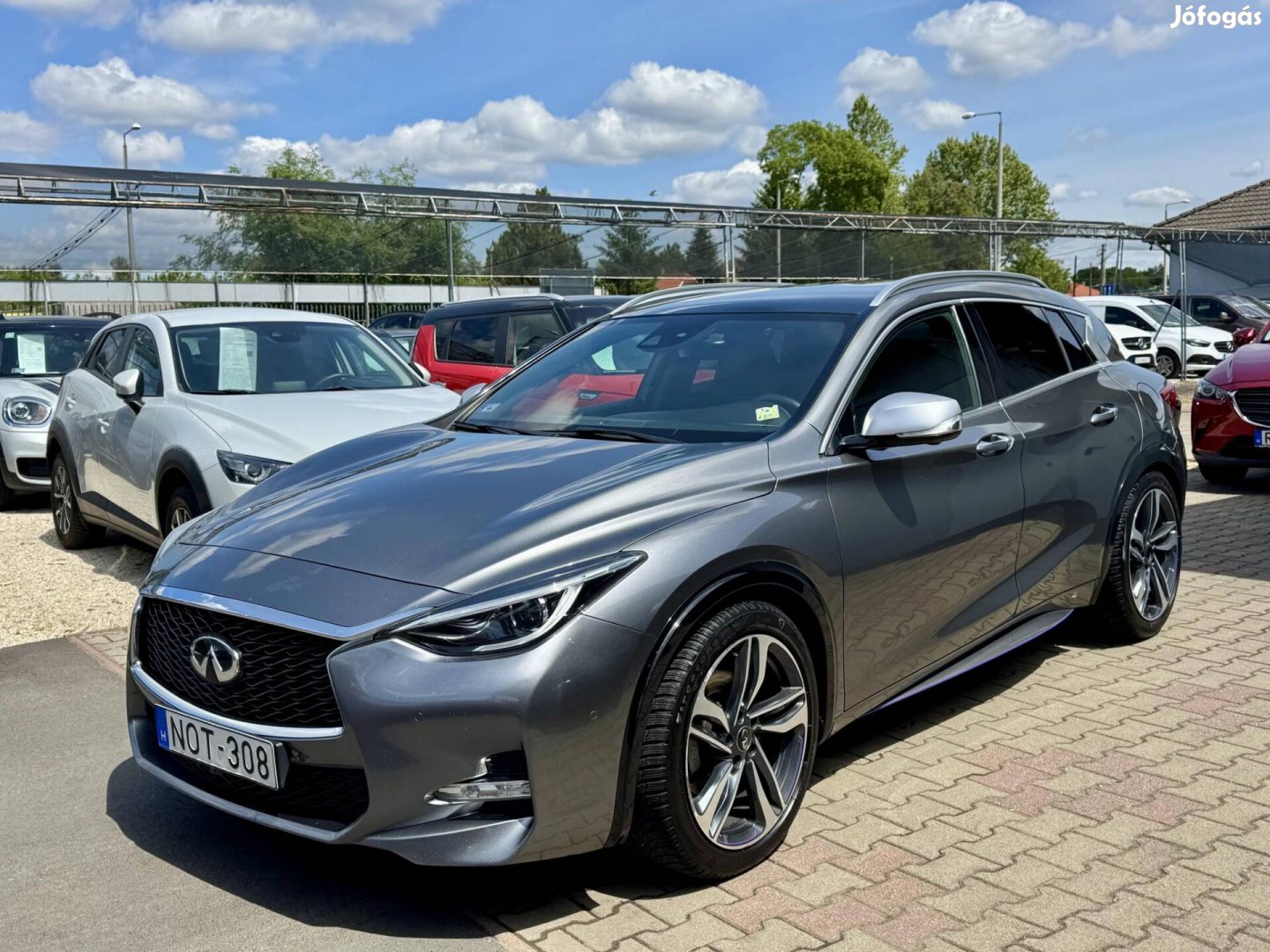 Infiniti Q30 2.0t Sport City Black AWD DCT 211L...