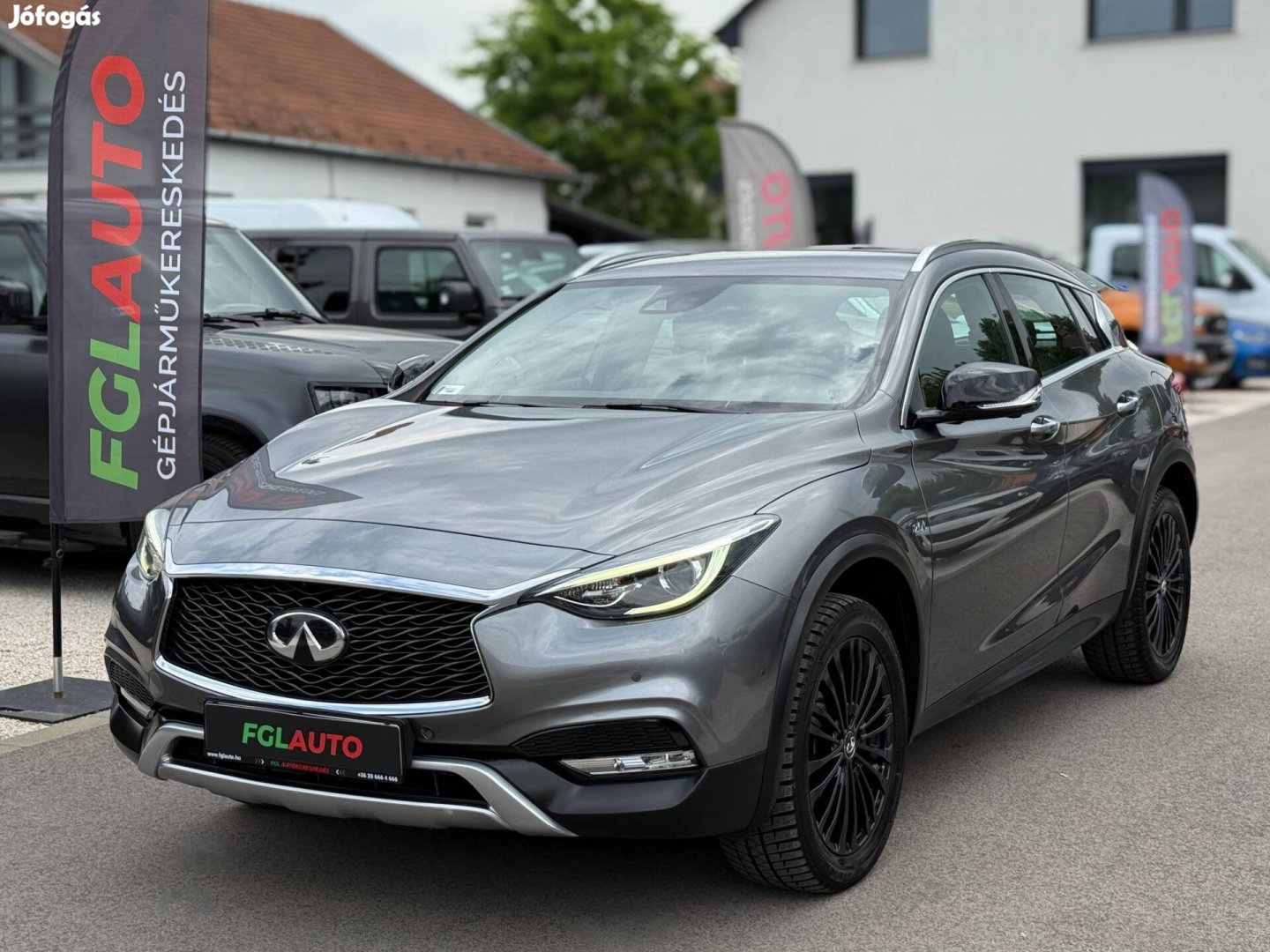 Infiniti Qx30 2.0t Luxe Tech AWD DCT MO-I. 1. T...