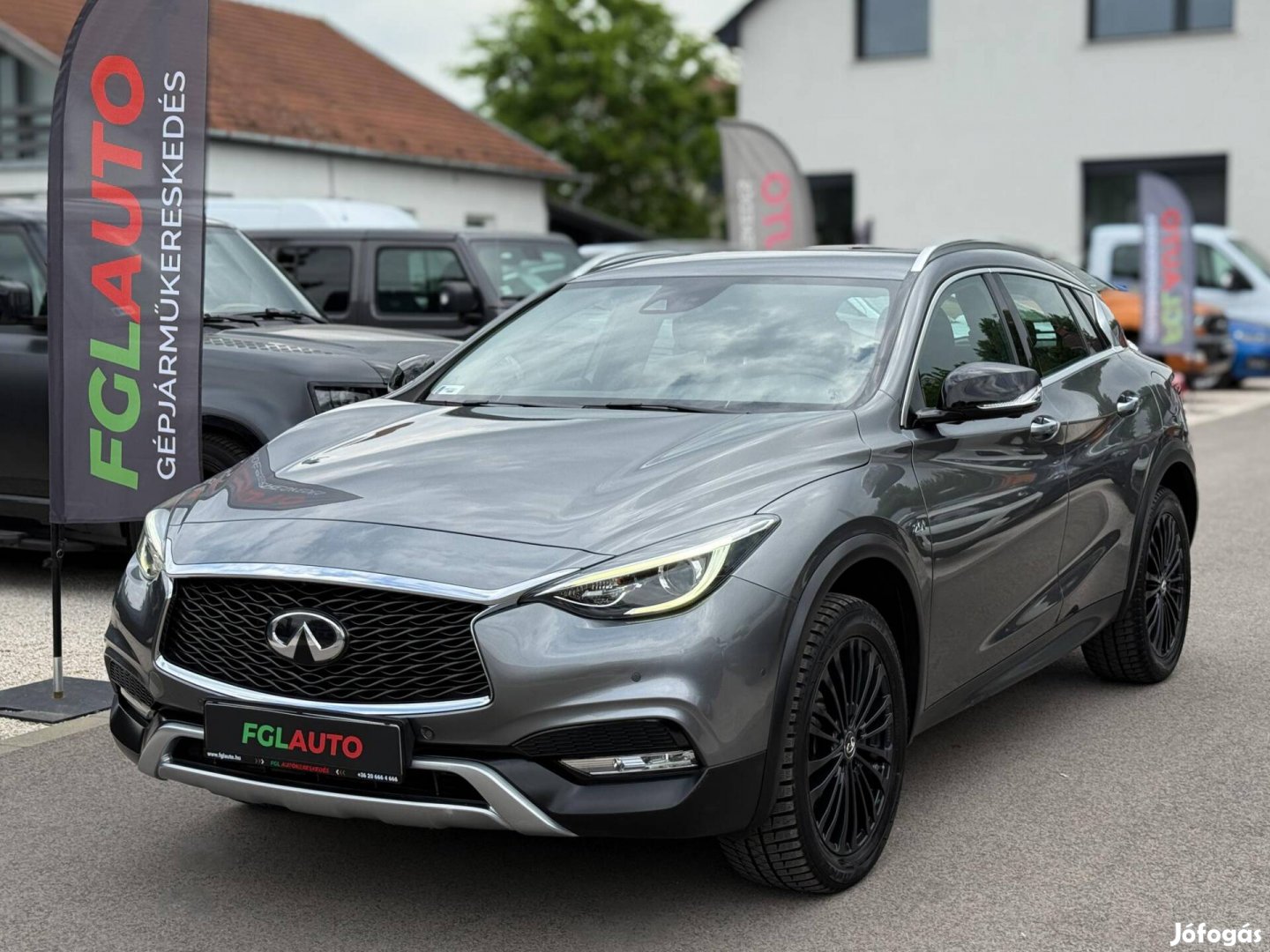 Infiniti Qx30 2.0t Luxe Tech AWD DCT MO-I. 1. T...