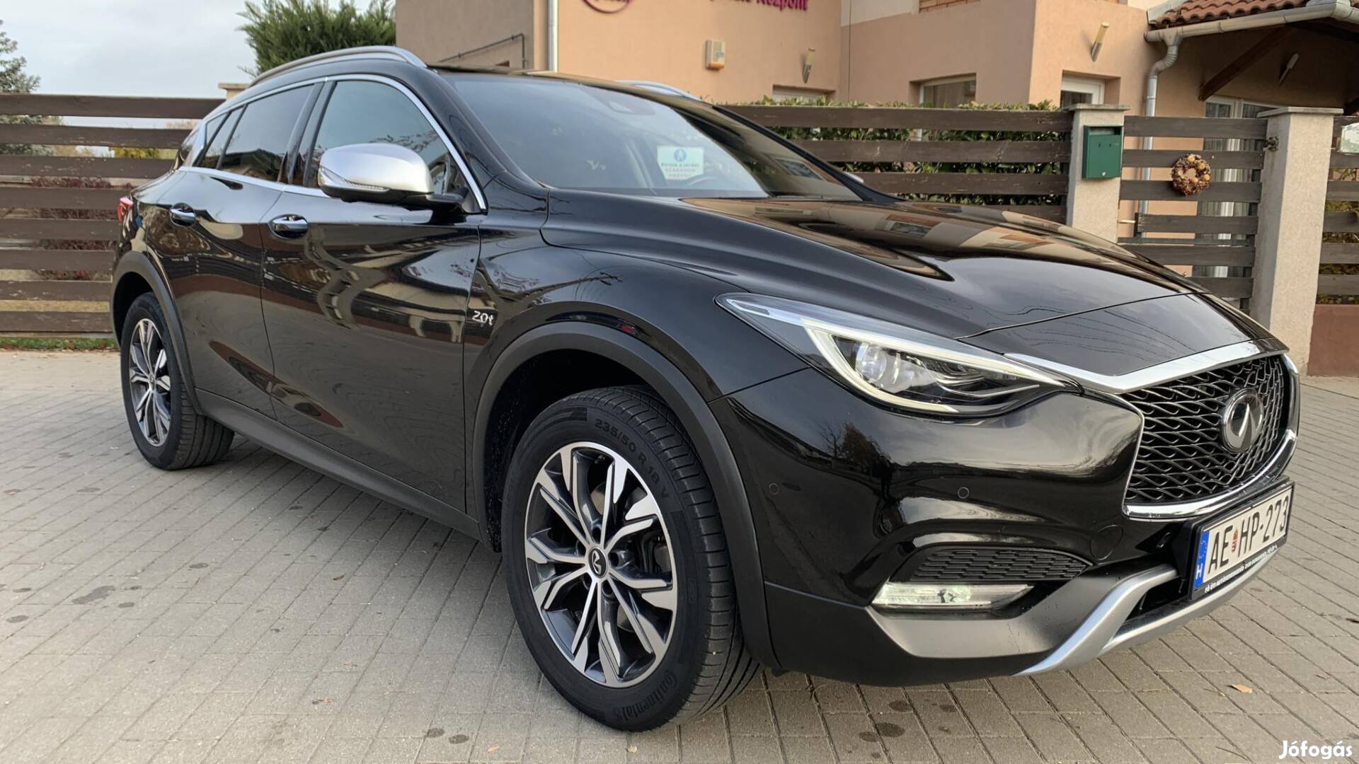 Infiniti Qx30 2.0t Luxe Tech AWD DCT Magyarorsz...