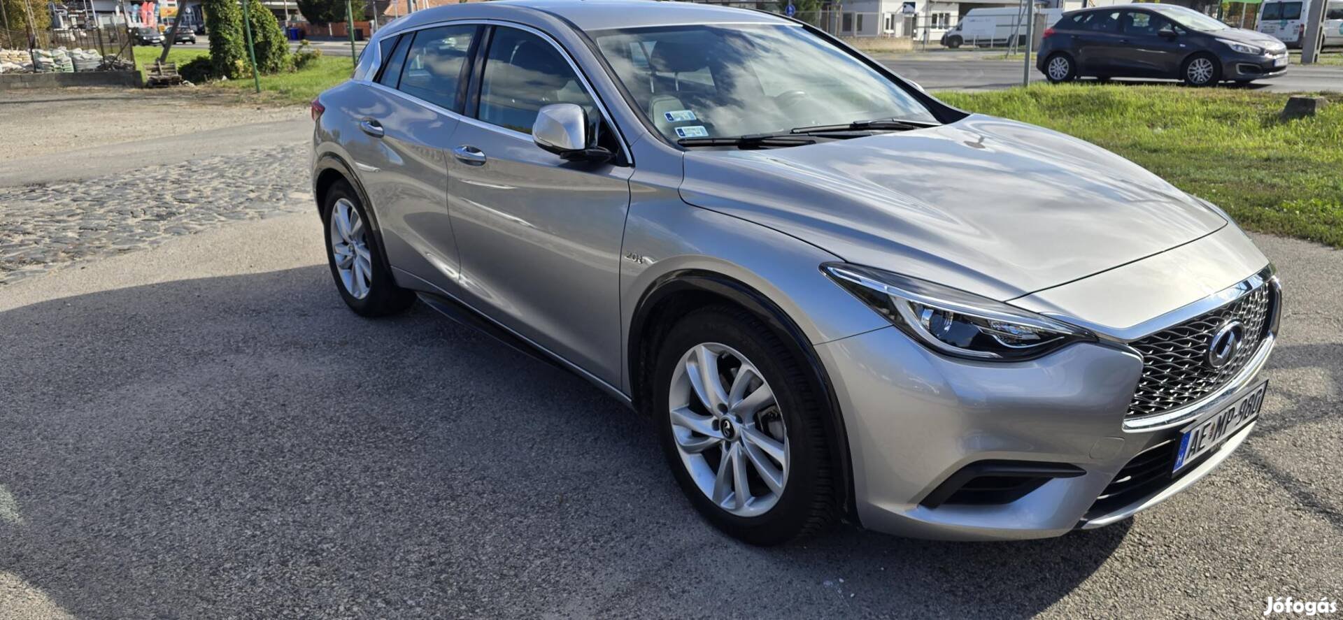 Infiniti Qx30 2.0t Premium AWD DCT M. O-i. 2.TU...