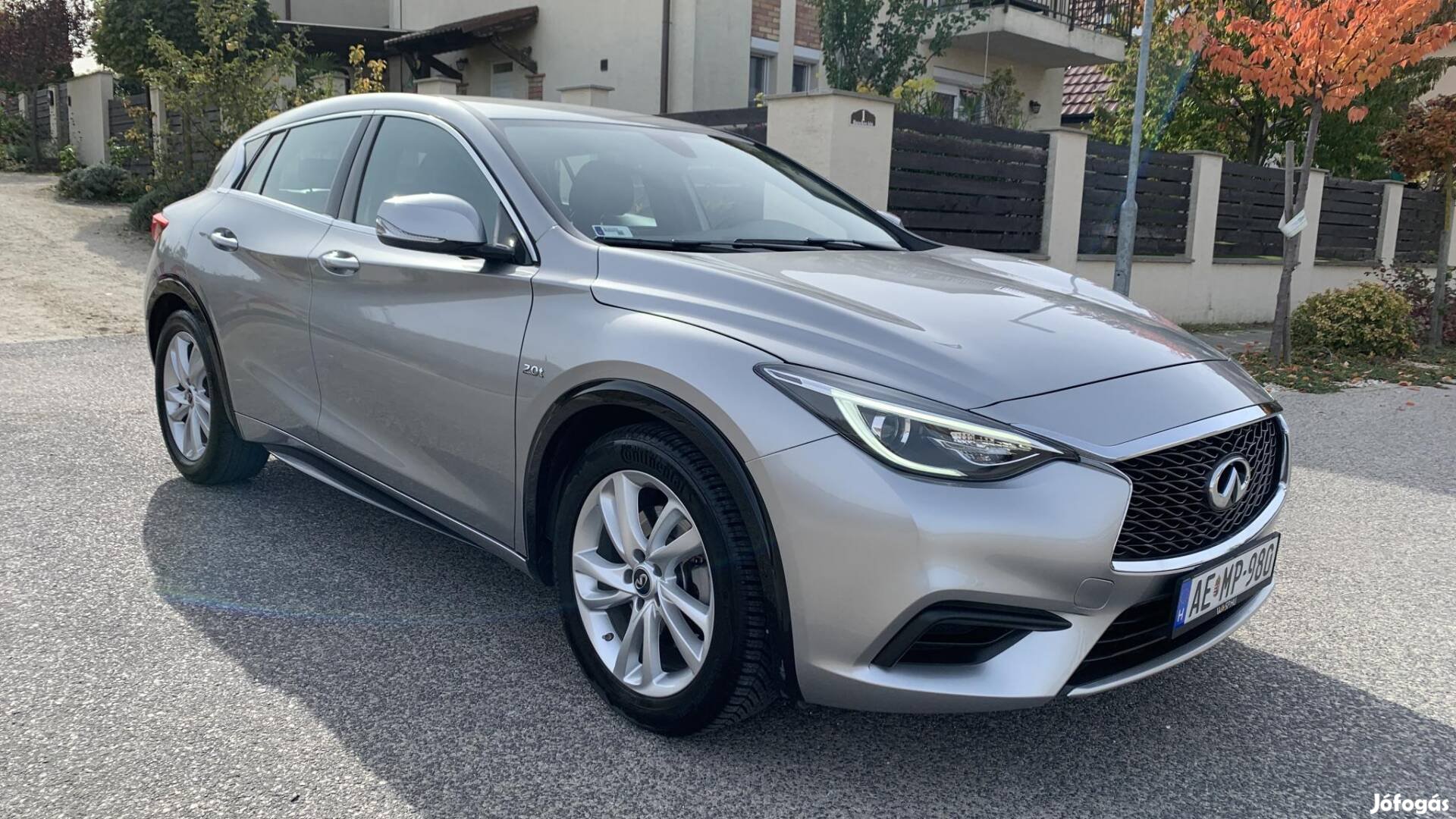 Infiniti Qx30 2.0t Premium M. O-i. 2.TUL. Végig...