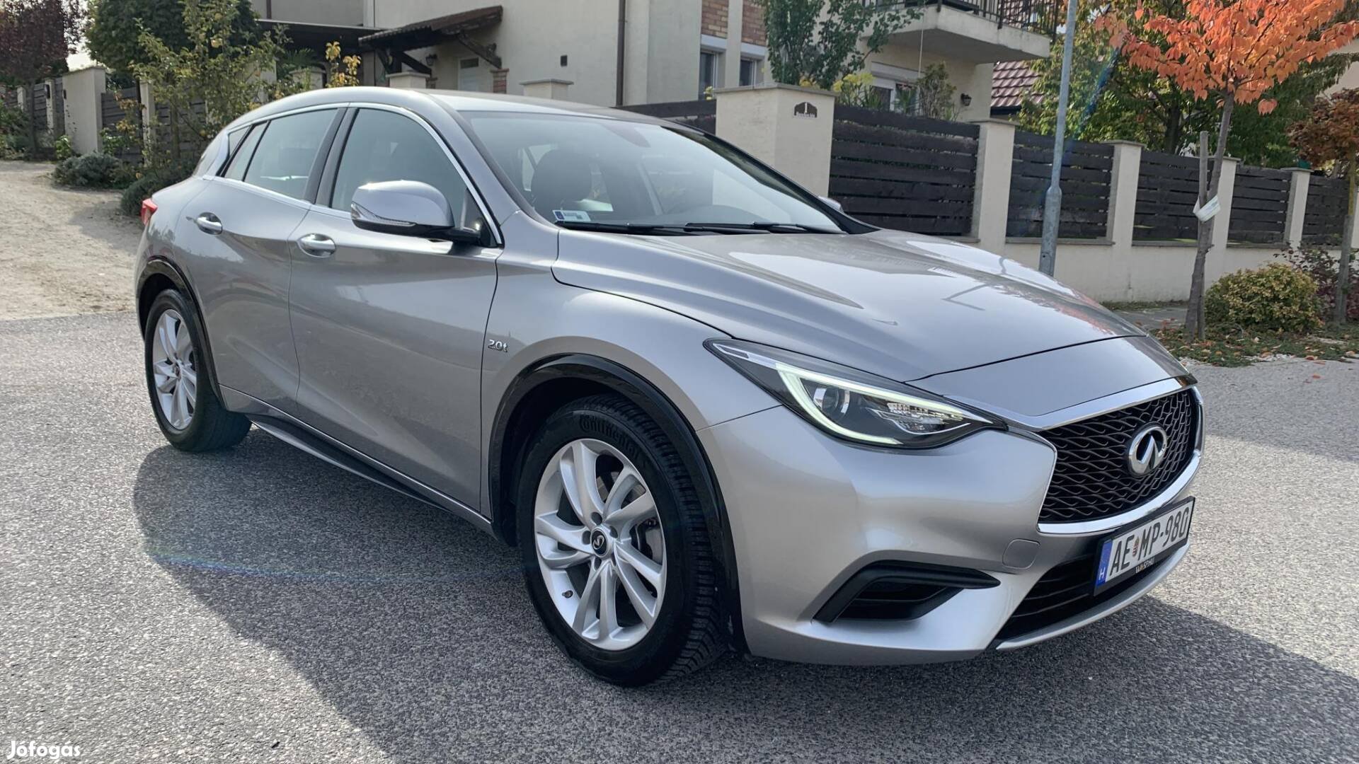 Infiniti Qx30 2.0t Premium M. O-i. 2.TUL. Végig...