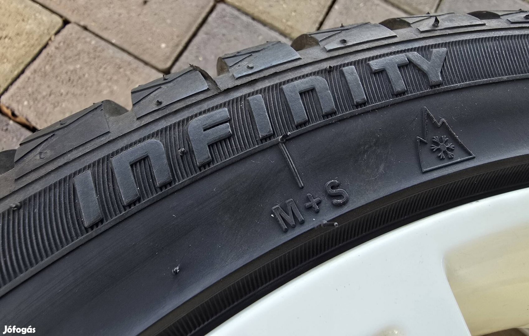 Infinity Ecozen, 225/40 R18, téli gumi