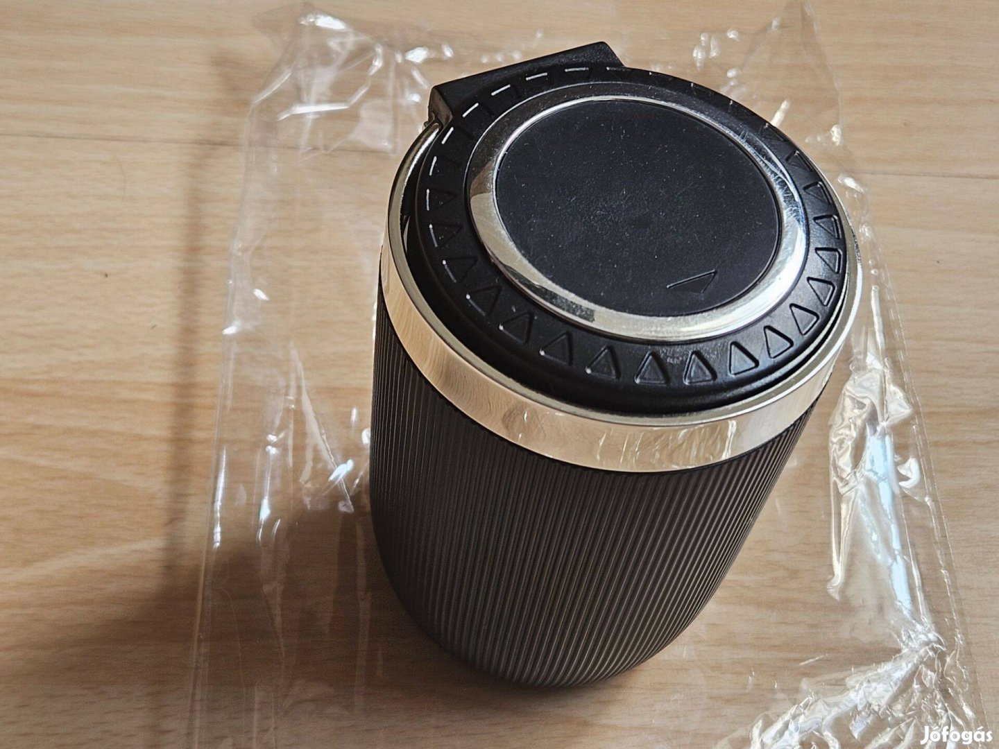 Infra érzékelős LED hamutartó hamutál autóba