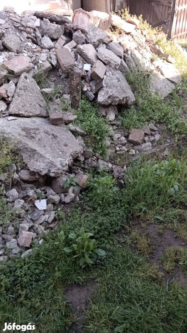 Ingyen Elvihető Főként BETON Építési Törmelék!