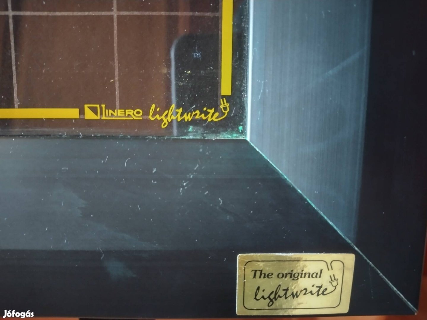 Ingyen Hirdetőreklámoktató világító tábla