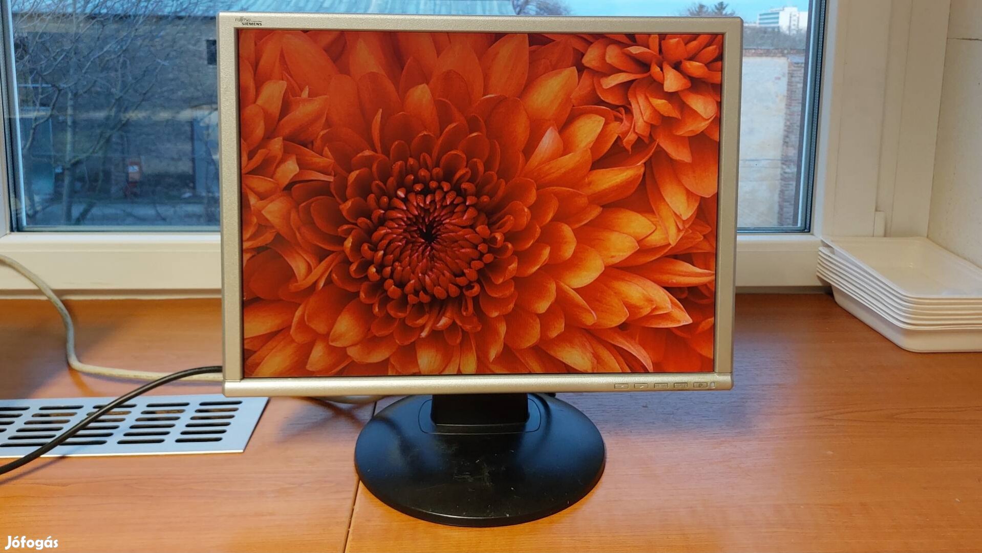 Ingyen LCD monitor PC vásárlás esetén 