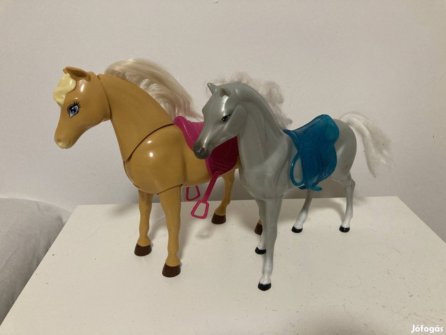 Ingyen elvihető barbie lovak