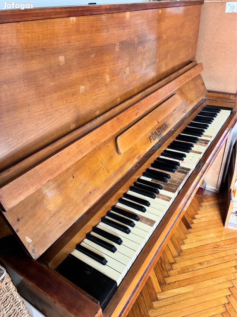 Ingyen pianino Förster