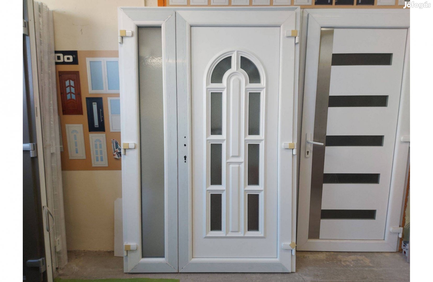 Ingyen szállítva kétszárnyú bejárati ajtó - 138x208 cm - új