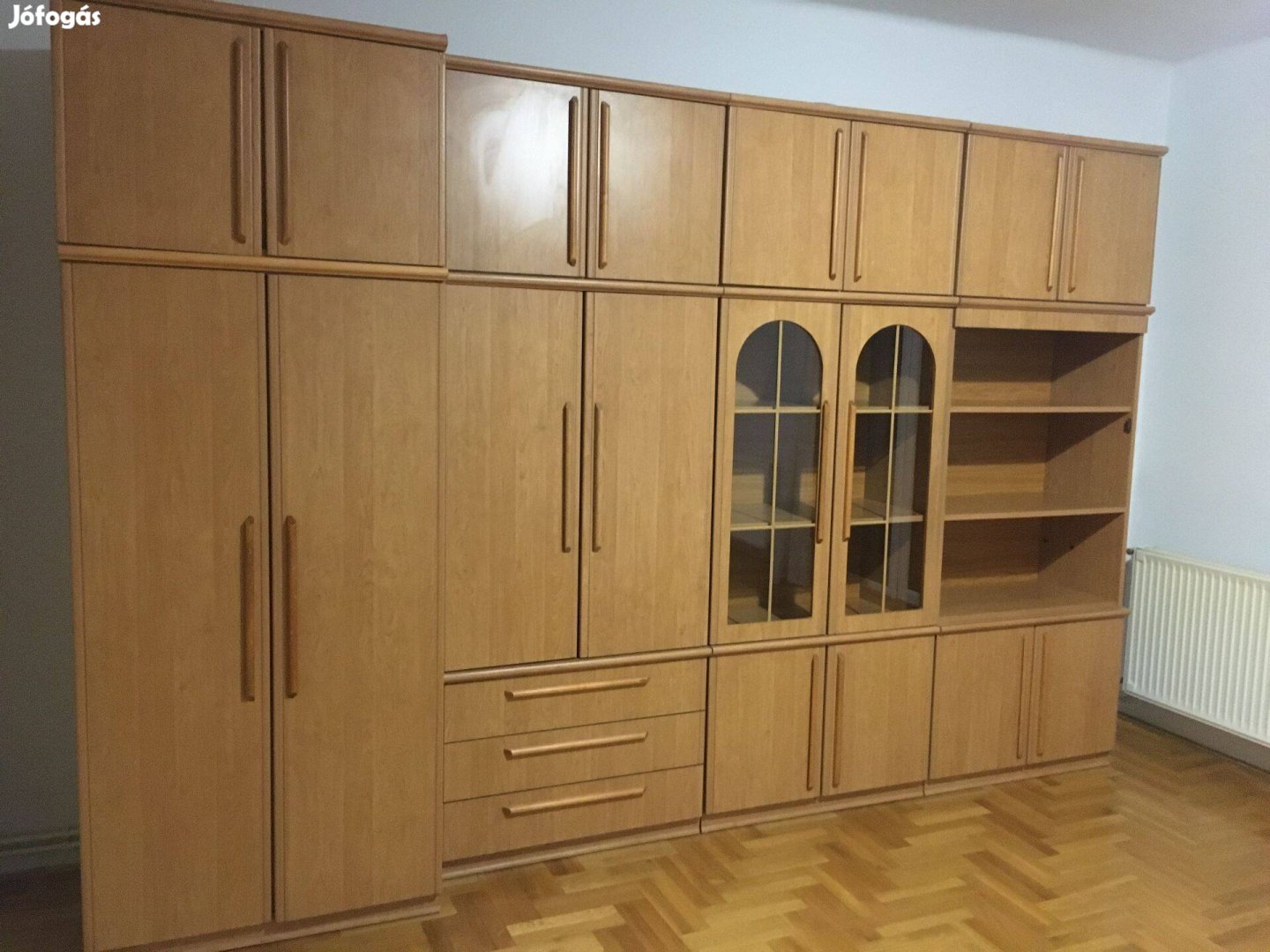 Ingyenes szekrénysor