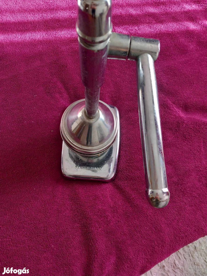 Inox színű gyümölcsprés