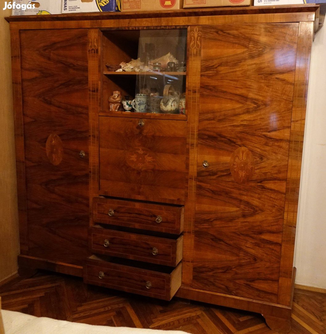 Intarziás, dió borítású, többfunkciós szekrény
