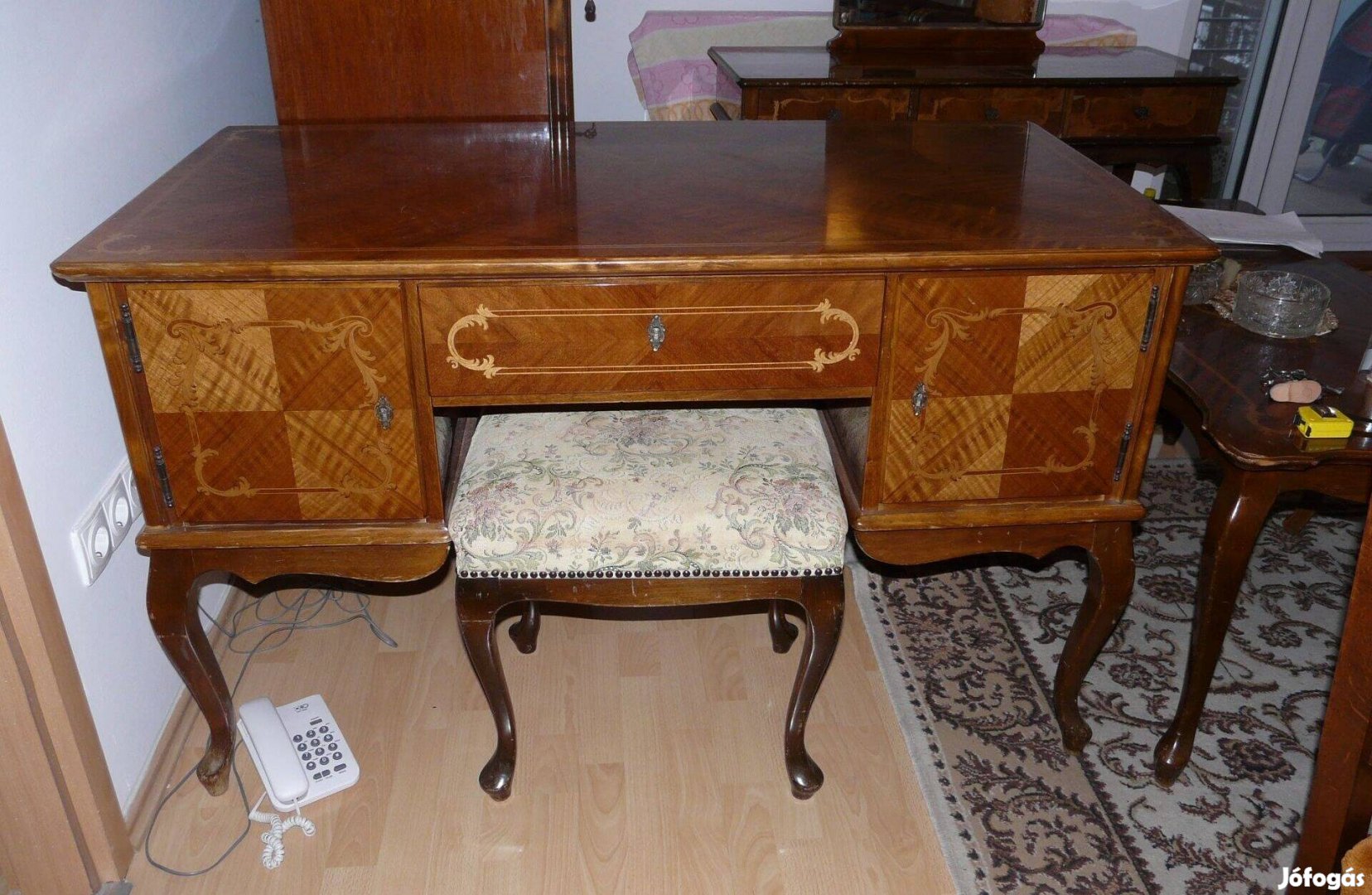 Intarziás asztal eladó