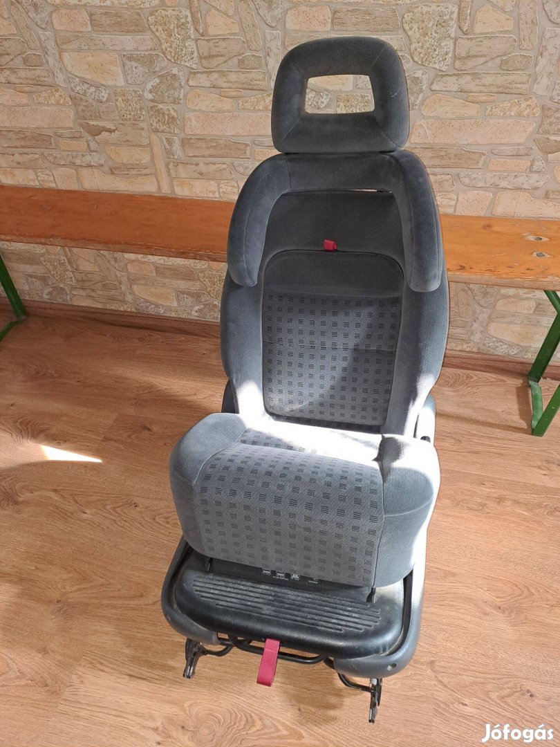 Integrált gyerekülés