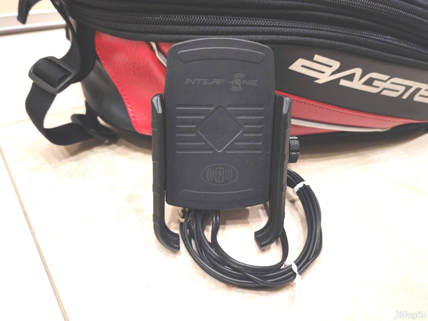 Interphone motoros telefon tartó vezeték nélküli töltővel 