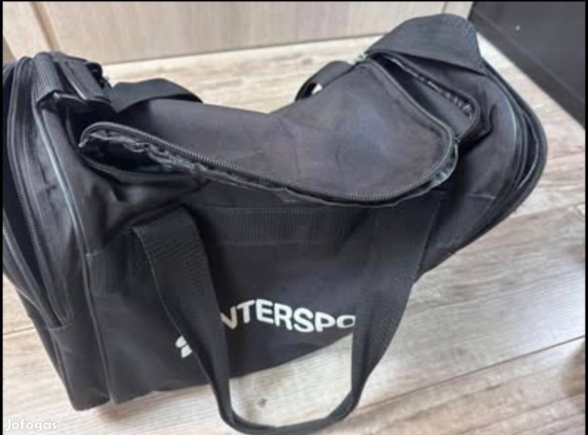 Intersport Sporttáska 35L