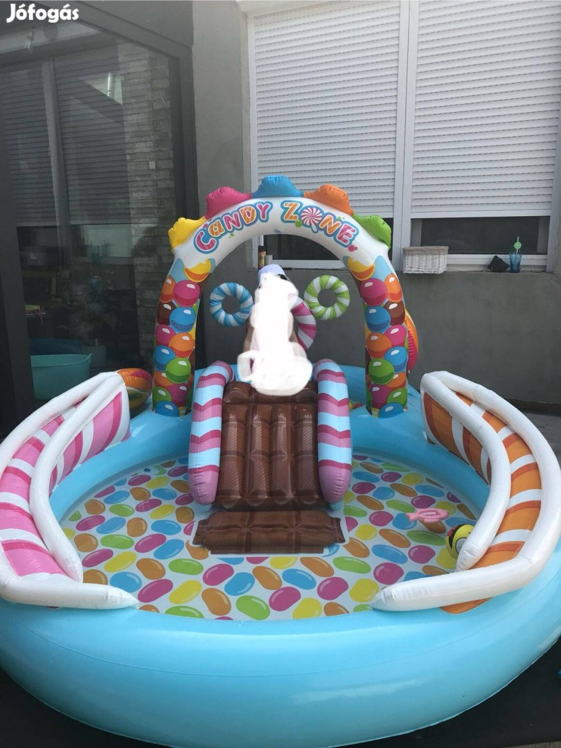Intex felfújható gyerek medence Candy Zone Vízi játszótér