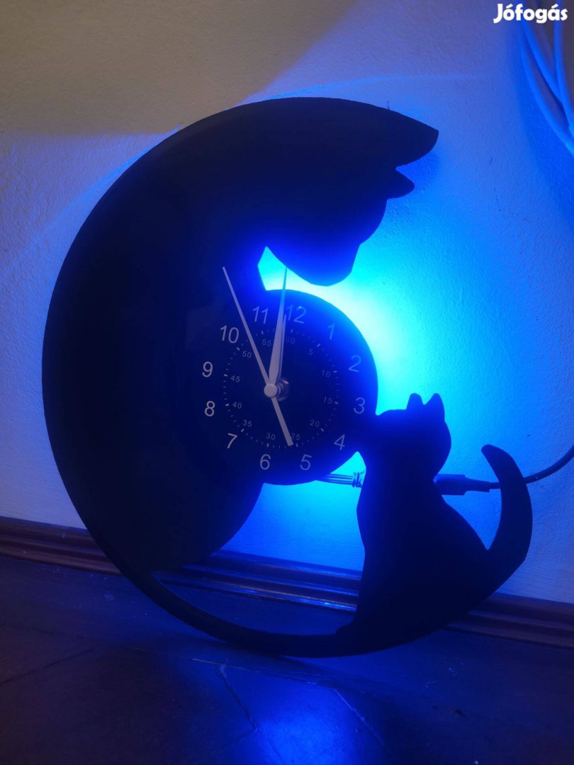 Inthetime bakelit fali óra