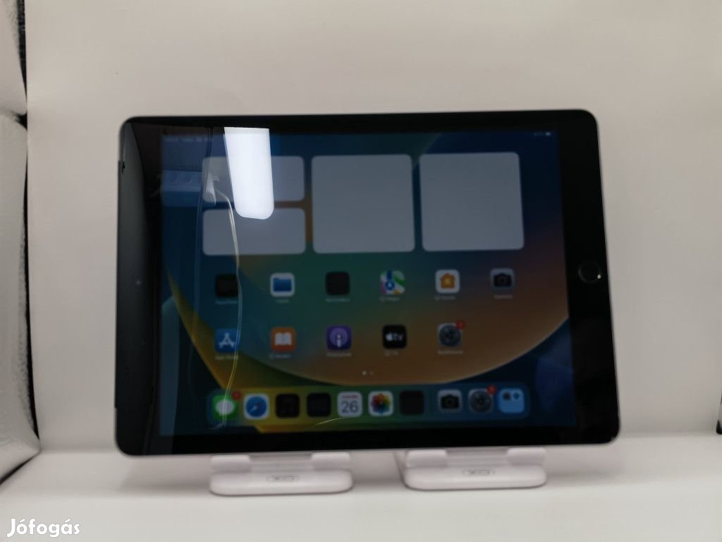 Ipad 5. generáció (repedt érintő) 32 GB