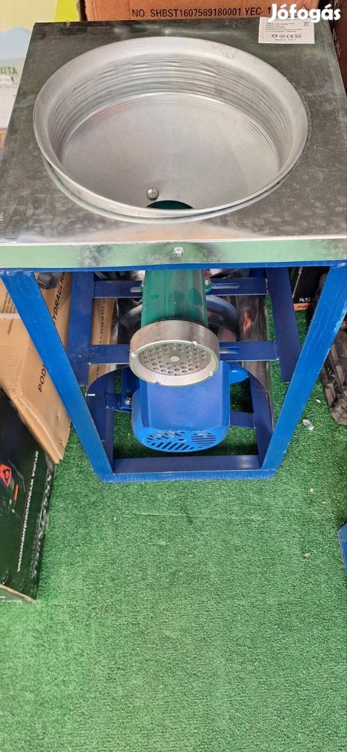 Ipari 32es húsdaráló