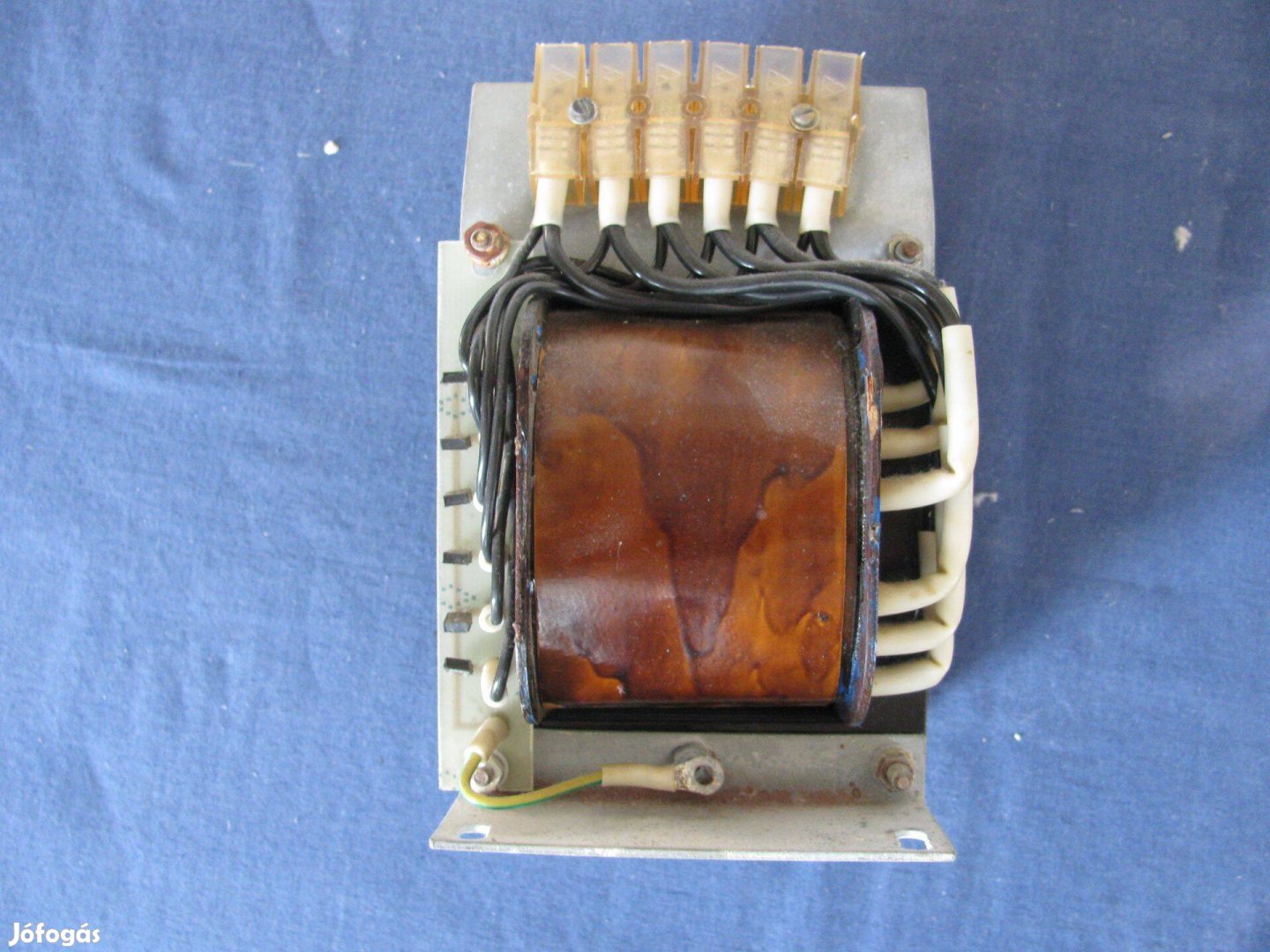 Ipari teljesímény transzformátor 220V, 250Watt, háromszor 10V, 8,3A