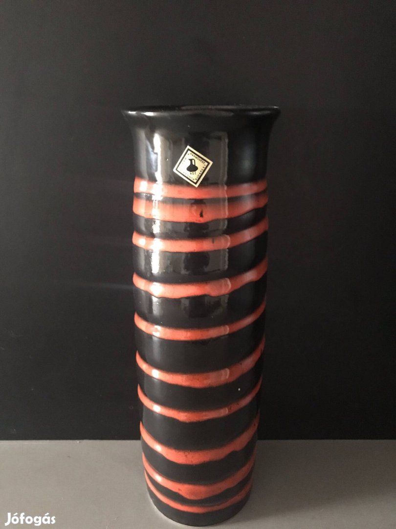 Iparmüvesz keramia vaza