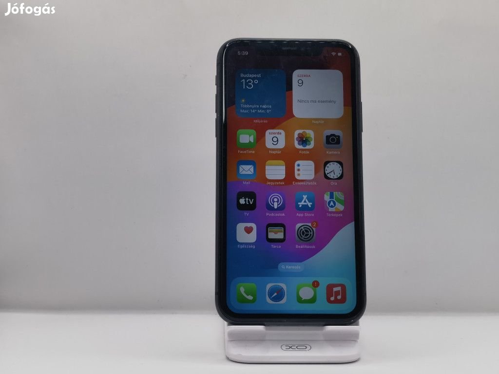 Iphone 11 (enyhén karcos) 64 GB (fekete)