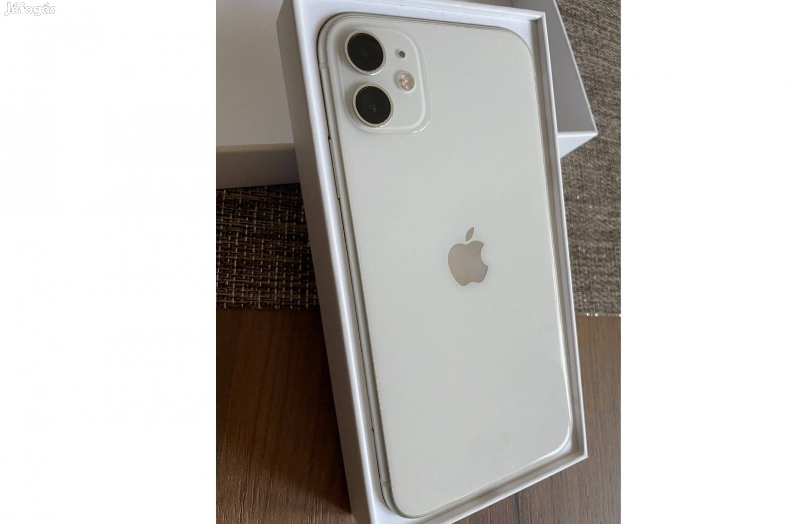 Iphone 11 withe - gyönyörű karcmentes állapot - Csere is lehet