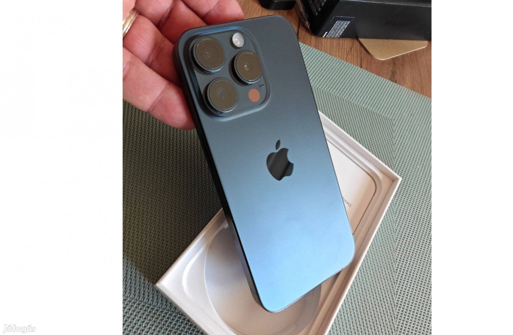 Iphone 15 Pro 128GB Titanium kék - szinte új - Csere is lehet