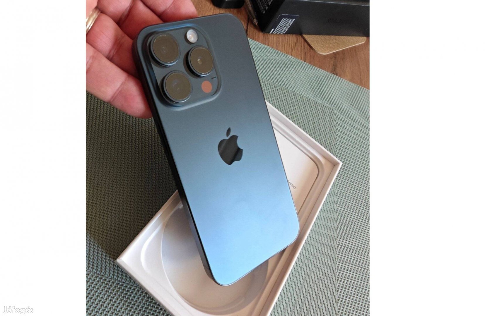 Iphone 15 Pro 128GB Titanium kék - szinte új - Csere is lehet